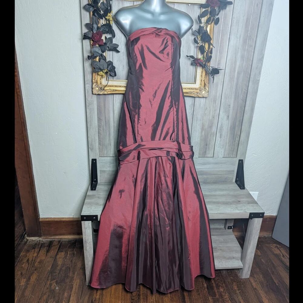 David’s Bridal Strapless Burgundy Mermaid Gown Gothic Formal Vampire Prom Dress